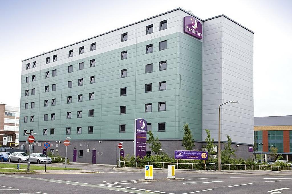 Premier Inn London Elstree / Borehamwood Exterior photo